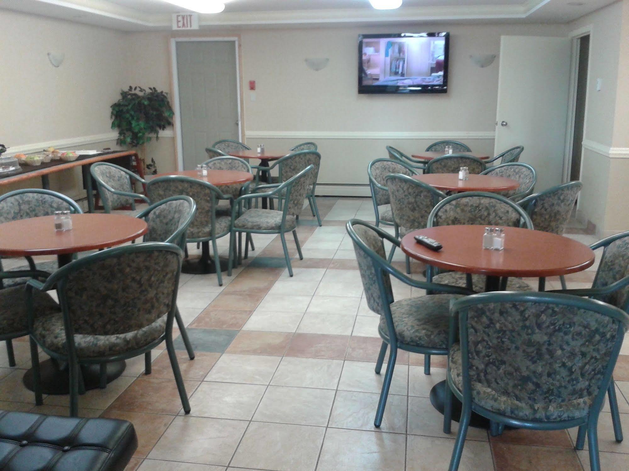 Ponoka Stampeder Inn מראה חיצוני תמונה